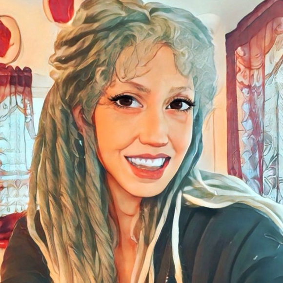 Meet your Posher, Alexis - Picture 3 of 3